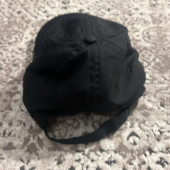 Black Nike hat - Picture 2 of 2